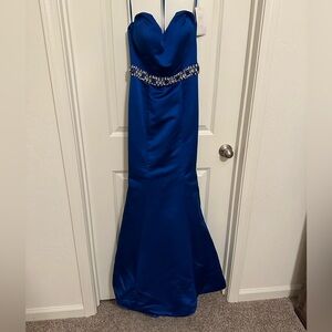 Ashley Lauren Gown